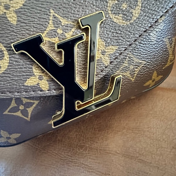 Louis Vuitton Passy Bag like new! - Picture 5 of 8